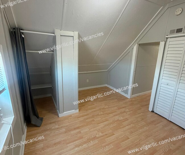 Building Photo - 3910 Deodar St