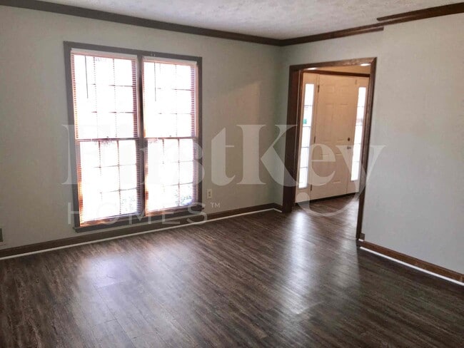 Building Photo - 1433 St Dunstans Rd