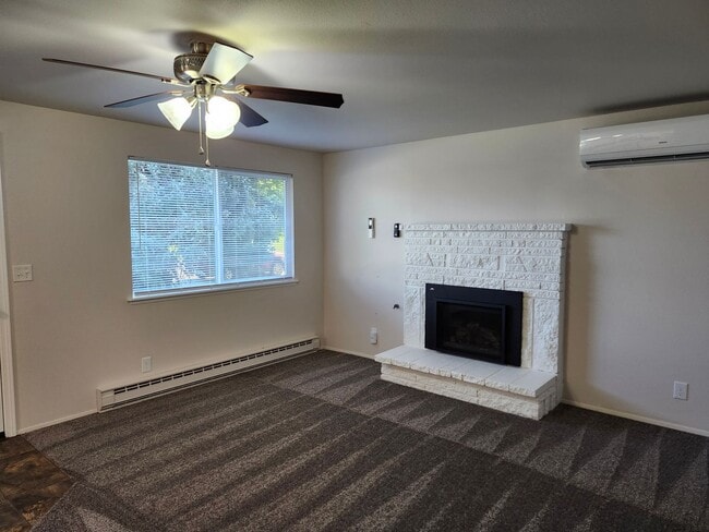 Building Photo - Beautiful 4 bedroom 2 bath Post Falls home for rent!