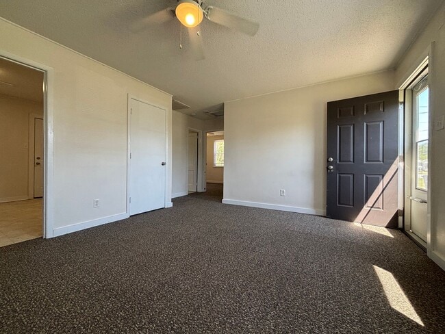 Building Photo - Duplex on Davis