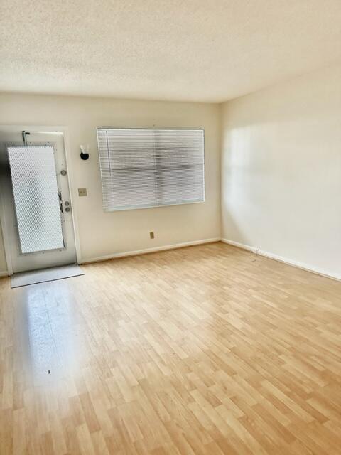 Building Photo - 3063 Ainslie Dr