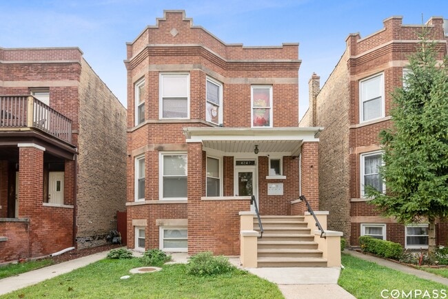 Primary Photo - 4247 W Melrose St