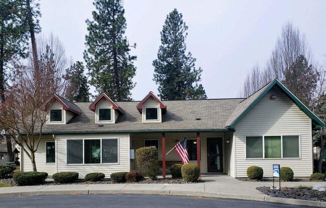 Building Photo - Lake Wood Ranch