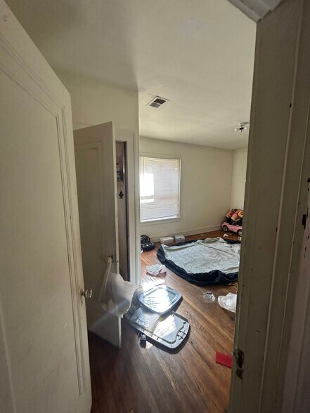 Building Photo - 5124 Northland Ave