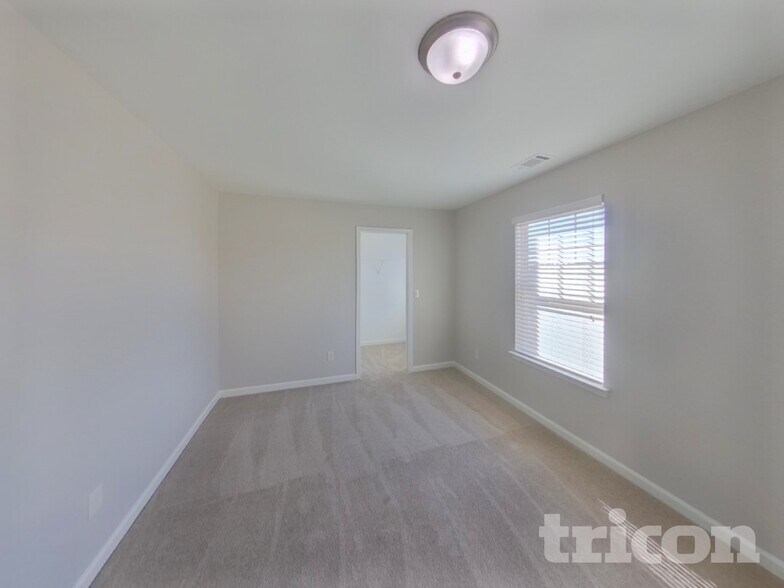 Building Photo - 671 Massey St