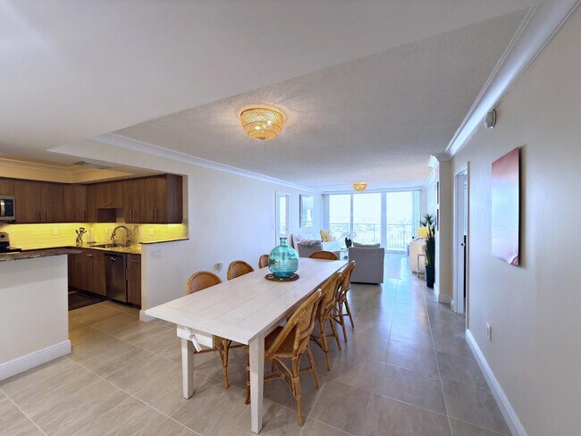 Building Photo - 3546 S Ocean Blvd