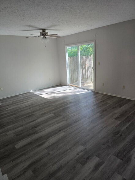 Building Photo - 1282 Gatwick Ct