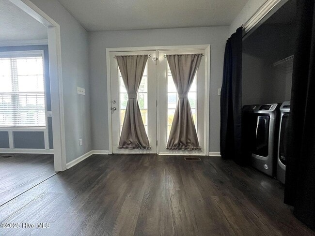 Building Photo - 1508 Thoroughbred Trail