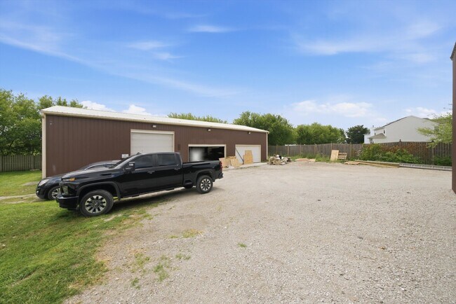 Building Photo - 24134 IL-53
