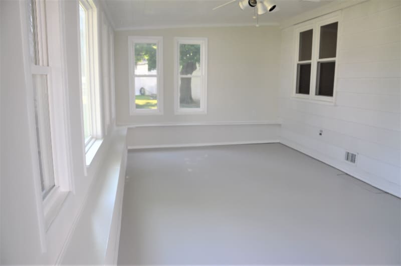 Building Photo - 108 E Cochran St