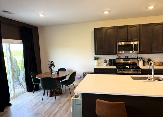 Building Photo - 341 Red Oak Cir
