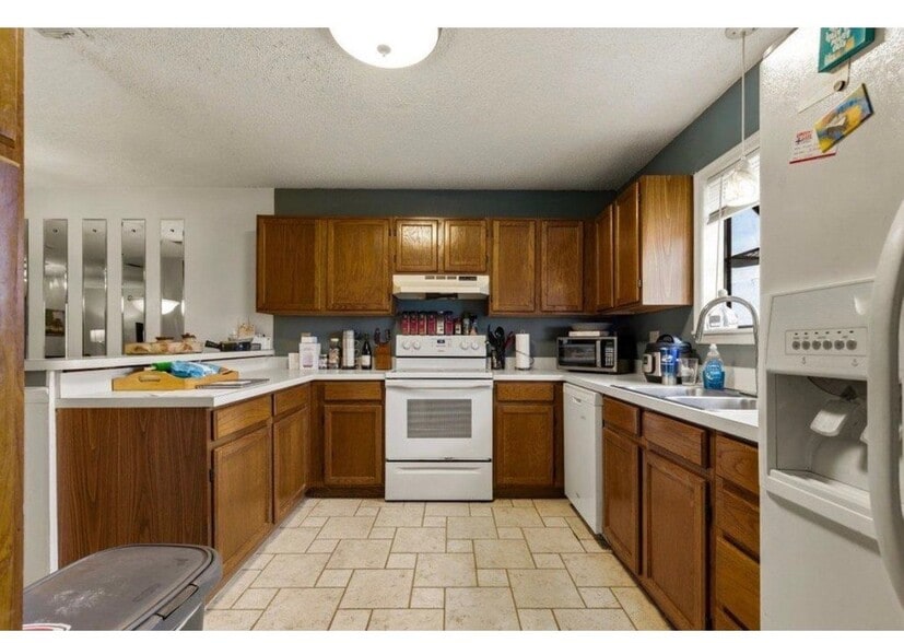 Building Photo - 775 Plantation Dr