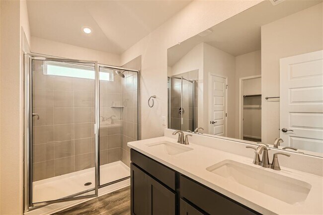 Building Photo - 360 El Capitan Lp