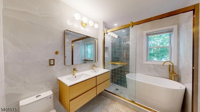 Building Photo - 121 3rd St