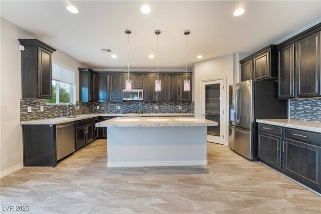 Building Photo - 8078 Encanterra Rd