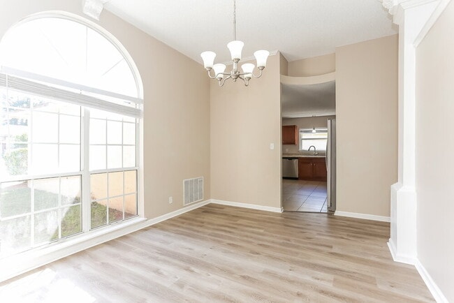 Building Photo - 11321 Hartland Rd