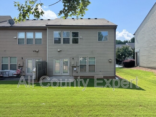 Building Photo - 1065 Township Cir