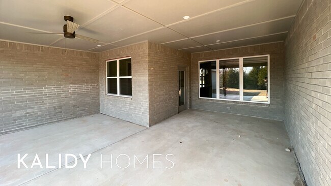 Building Photo - 17640 Natalie Ct