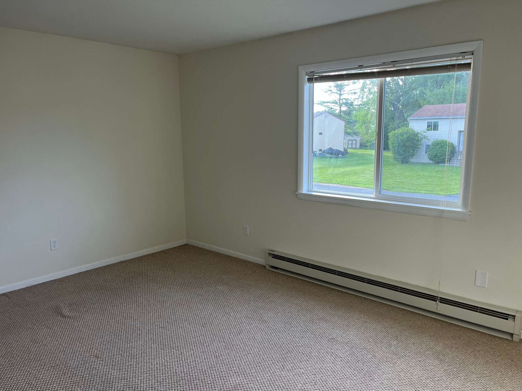Building Photo - 44 Suncrest Dr