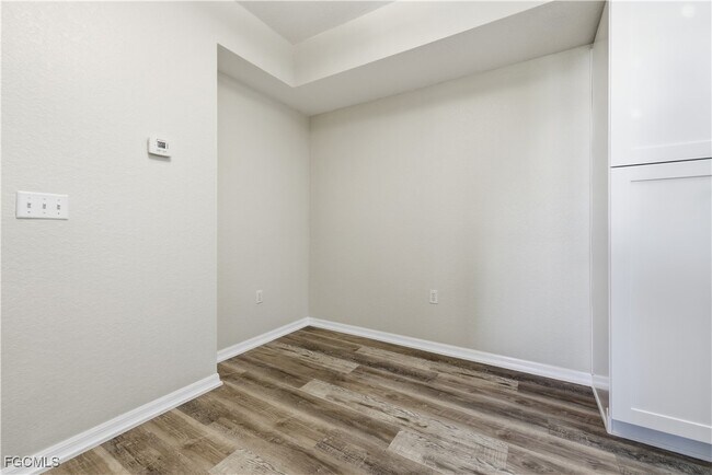 Building Photo - 6321 Aragon Way