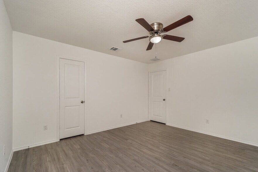 Building Photo - 14640 Greenfield Ml