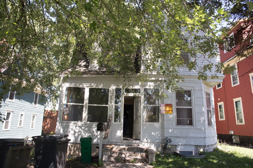 Primary Photo - 2711 Delaware St SE