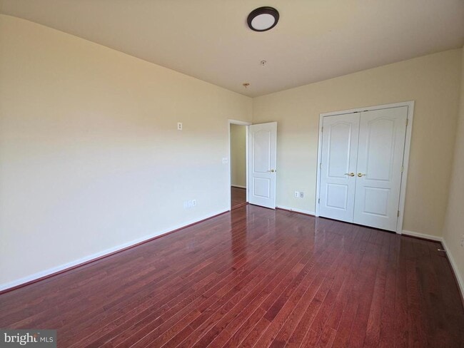 Building Photo - 7108 Sudley Ave