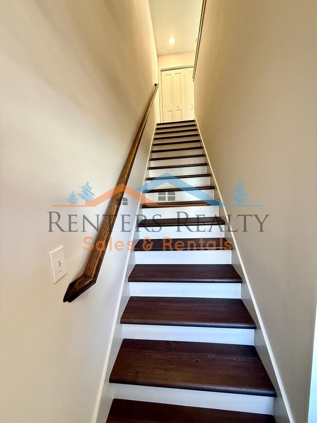 Building Photo - Modern Luxury Townhouse in the Heart of Huntsville