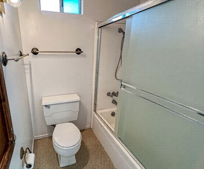 Building Photo - 1618 Square Foot Tri-Level Home in Cayucos with Ocean Views