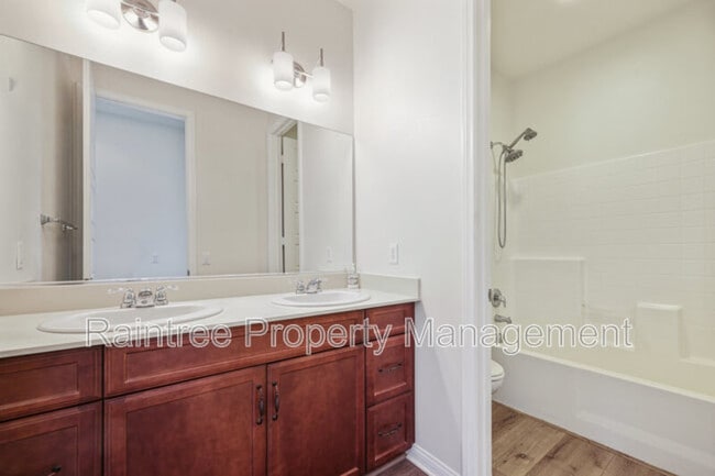 Building Photo - 1735 Avenida Regina