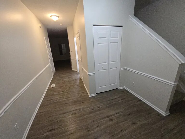 Building Photo - 676 Grove Cir