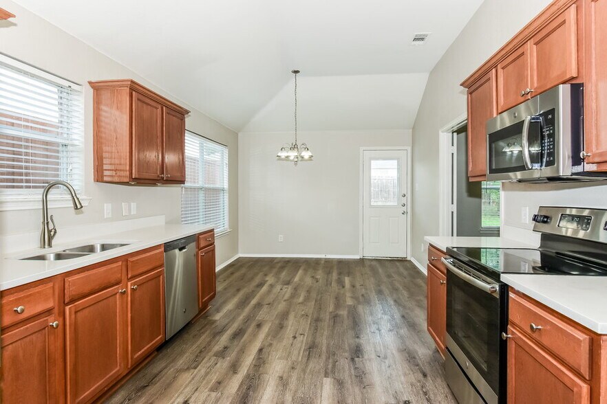 Building Photo - 1328 Riviera Dr