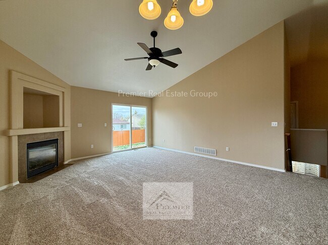 Building Photo - 6769 Ventana Ln