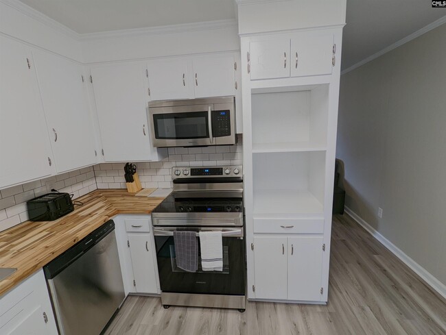 Building Photo - 251 Micala Dr