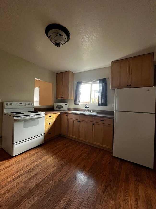 Building Photo - 2 bedroom 1 bath house with 1 car garage located in Kellogg, Idaho