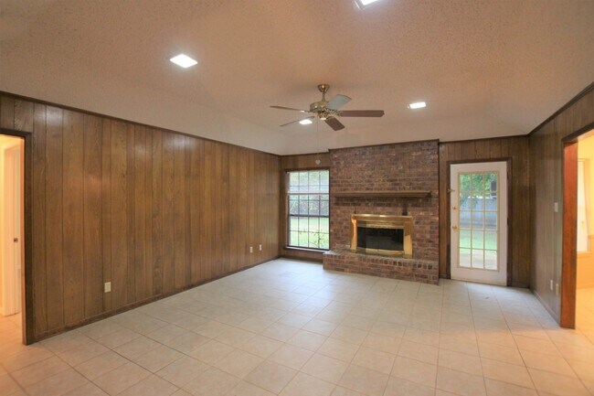Building Photo - 3113 McDonald Rd