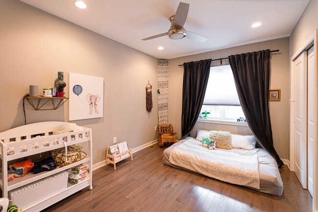 Building Photo - Point Breeze 2 Bedroom, 2.5 Bathroom Home