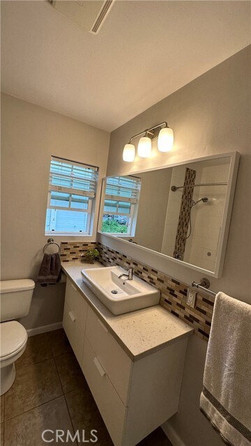 Building Photo - 4216 E 15th St