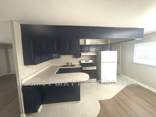 Building Photo - 3939 Esquire Pl