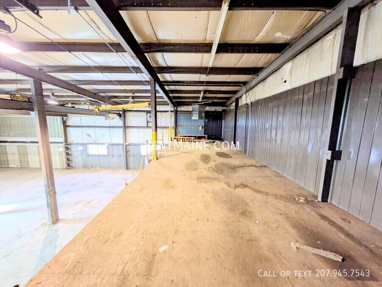 Building Photo - 38 Railroad St