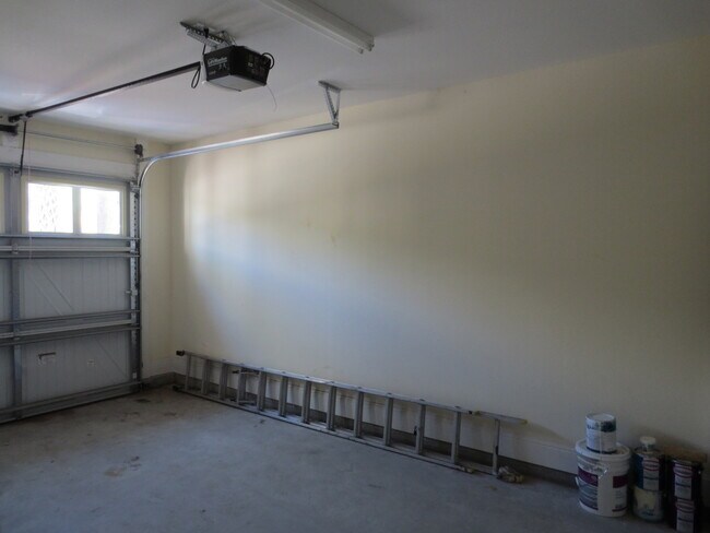 Building Photo - Spacious 3Bed/2.5Bath Townhouse in Quiet Neighborhood in Santa Rosa Beach