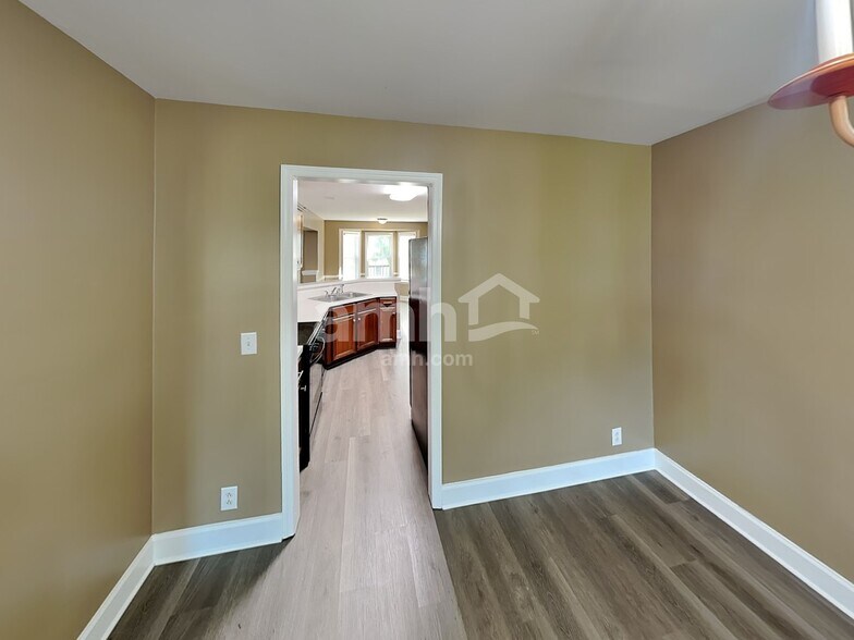 Building Photo - 705 Milbridge Ct