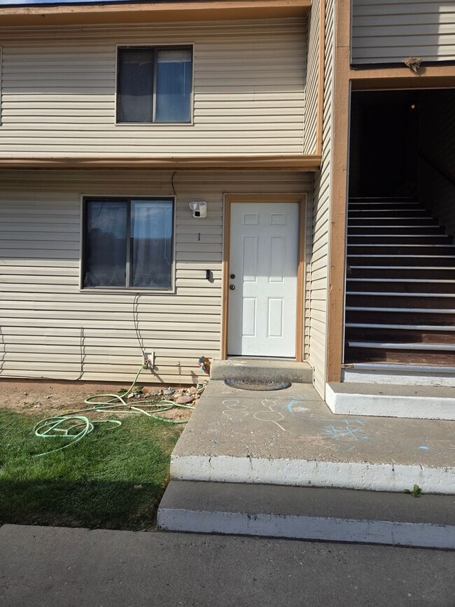 Primary Photo - 3 Bedroom Apartment in FRUITA!!!