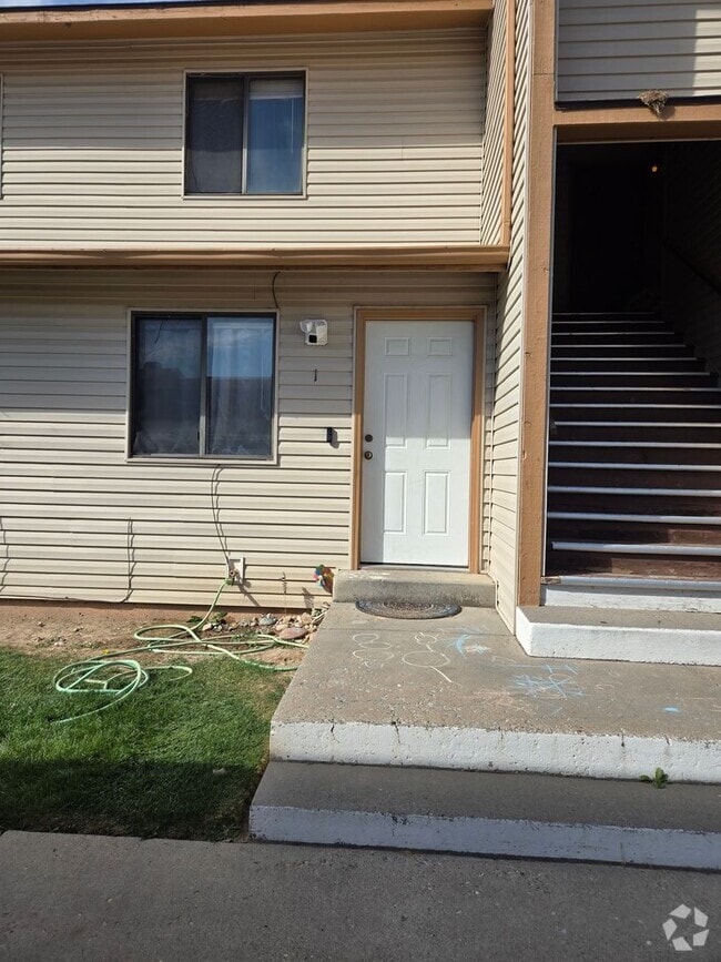 Building Photo - 3 Bedroom Apartment in FRUITA!!!