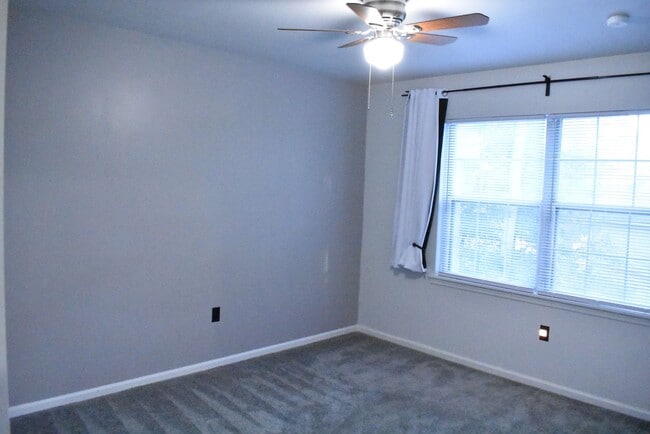 Building Photo - Welcome To Lake Ridge's Finest...