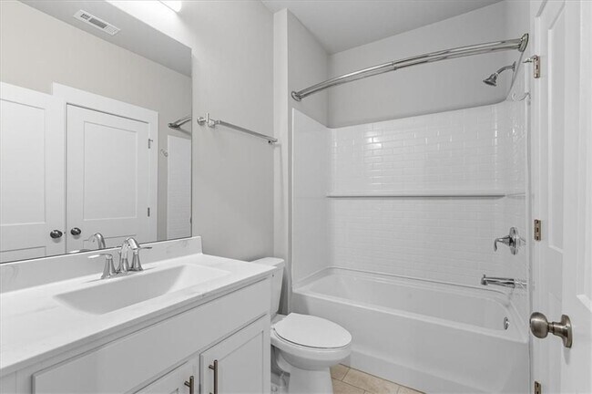 Building Photo - 2030 Main St NW