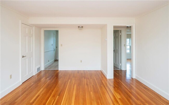 Building Photo - 184 N Fenner Ave