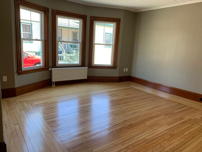 Building Photo - 15 Orchard St