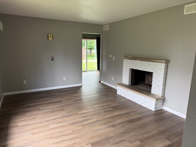 Building Photo - 161 E James Dr