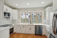 Building Photo - 405 Grand St